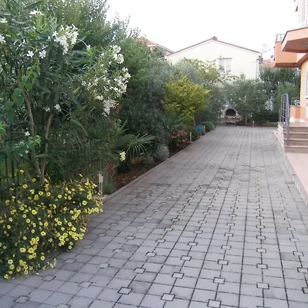 Appartement In With Balcony, Air Conditioning, Wifi Sukošan