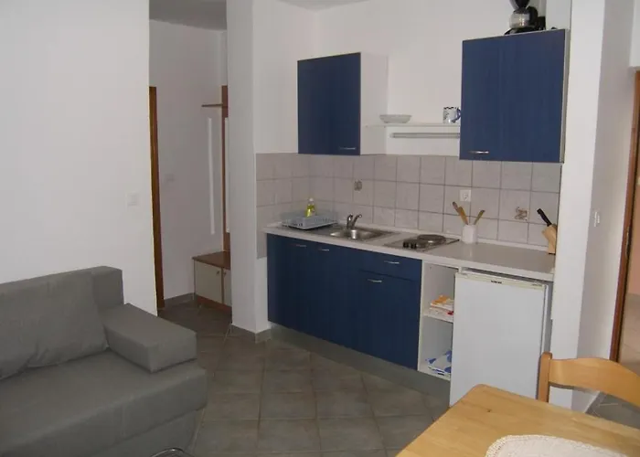 Appartement In With Balcony, Air Conditioning, Wifi
