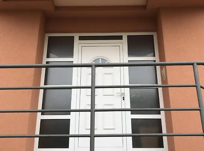 Appartement In With Balcony, Air Conditioning, Wifi Sukošan