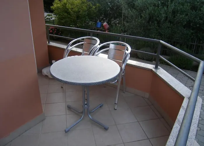 In With Balcony, Air Conditioning, Wifi Appartement