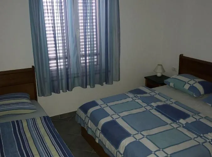 Appartement In With Balcony, Air Conditioning, Wifi