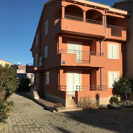 In With Balcony, Air Conditioning, Wifi Apartman