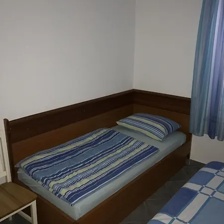 Apartment In With Balcony, Air Conditioning, Wifi Sukosan