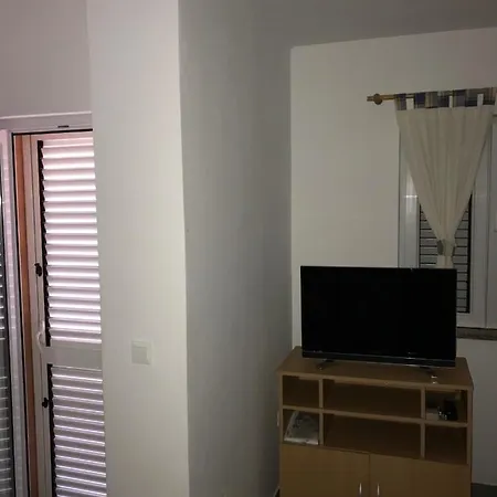 In With Balcony, Air Conditioning, Wifi Apartment *