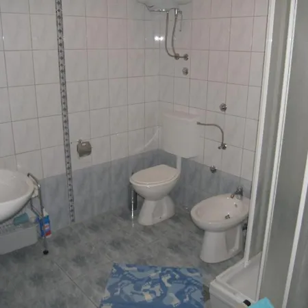 In With Balcony, Air Conditioning, Wifi Sukošan