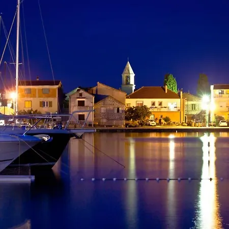 Апартаменты In With Balcony, Air Conditioning, Wifi Сукошан