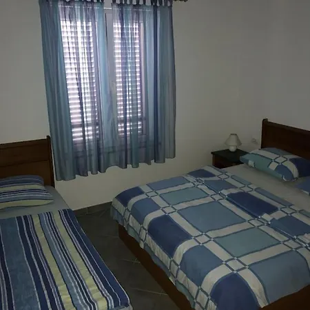 Apartment In With Balcony, Air Conditioning, Wifi
