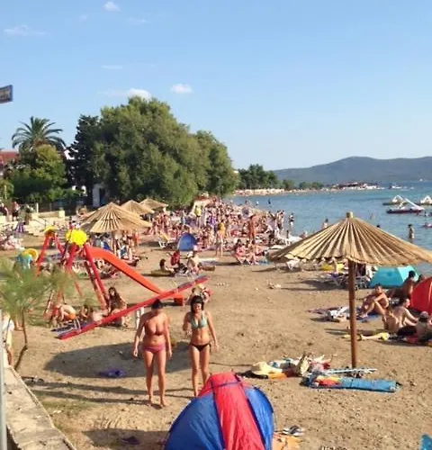 Appartement In With Balcony, Air Conditioning, Wifi