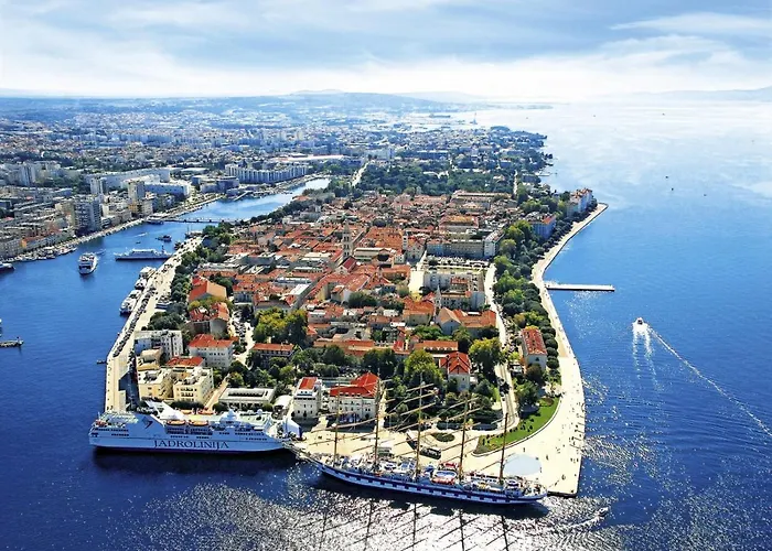 In With Balcony, Air Conditioning, Wifi Сукошан