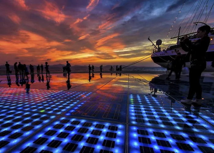 In With Balcony, Air Conditioning, Wifi *